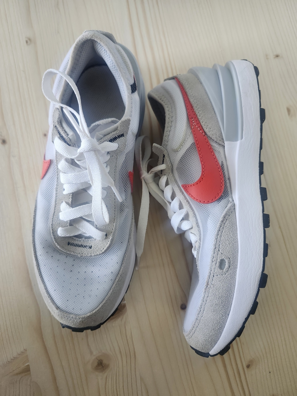 Nike Waffle One  White/Light Gray Sneakers Kids 4Y, (Women 5.5)